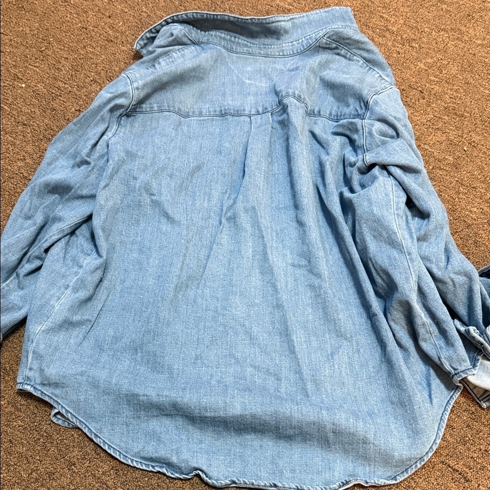 Universal Thread Classic Fit Denim Shirt - Picture 3 of 4